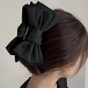 Black Bow Hair Claw
